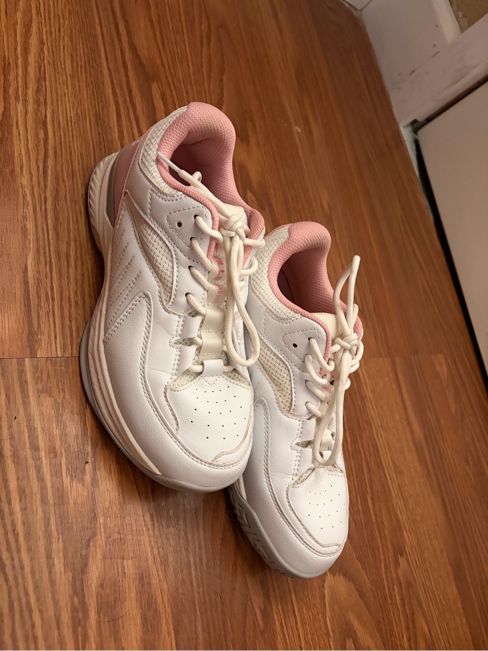 FitVille Amadeus Wide Width Court Shoes 8 Women and 6.5 Men